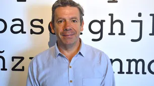 Martín Becerra: "Clarín habilita espacios de crítica con Milei que con Macri no habilitó"