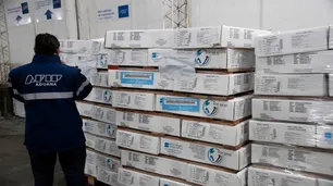 Agricultura y Aduana donaron a Cáritas 400 toneladas de carne de exportación decomisadas