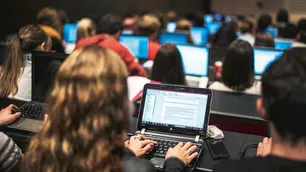 Según UNESCO, en Argentina el 90% tiene acceso a internet, pero aún está "lejos" de la equidad digital