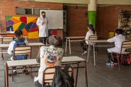 Especialistas aseguran que la pandemia y el uso de pantallas afectaron el desarrollo del lenguaje en niños