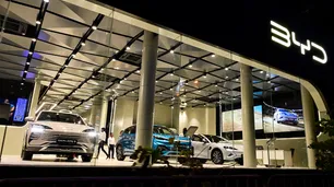 El fin de la hegemonía de Tesla: BYD escala posiciones y presiona por nuevos aranceles en Occidente