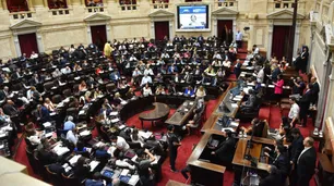 El Gobierno publicó una lista de los diputados que votaron "en contra del pueblo": el descargo de Píparo y el enojo de Tetaz