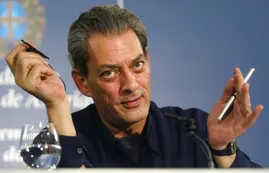 La despedida a Paul Auster de su esposa, su hija Sophie y su yerno