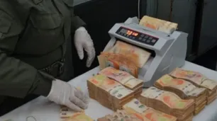 San Juan | Una mujer no quiso dejar su valija en la bodega del micro: llevaba más de 7 millones de pesos