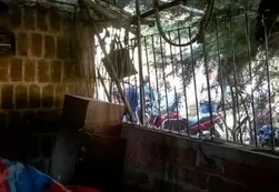 Mantuvo cautivos a su esposa e hijo autista en una jaula durante 6 años