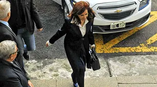 Con Cristina, arrancan las citaciones en la primera causa por presunta vigilancia