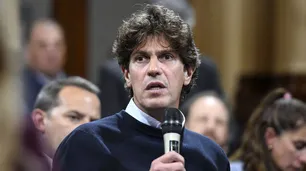 Martín Lousteau mantiene ventaja sobre LLA por la última banca en Diputados en el escrutinio definitivo: cuándo se define