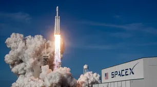 SpaceX realizará tres misiones financiadas por el multimillonario tecnológico Jared Isaacman