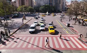 Seguridad vial en Córdoba: proponen crear sendas peatonales especiales en las inmediaciones de escuelas, clubes y plazas