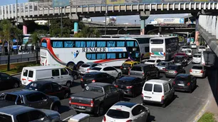 Segundo día de protesta de los choferes de micros de larga distancia: qué calles están cortadas