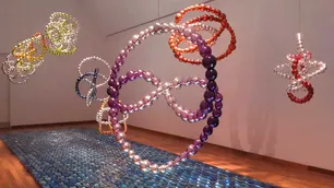 Jean Michel Othoniel y el arte contemporáneo en diálogo con las matemáticas