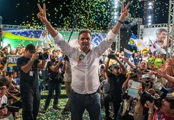 En las urnas, Brasil plebiscita los 12 años del PT en el poder