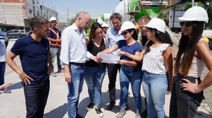 Martín Insaurralde y Gabriel Katopodis supervisaron una obra de repavimentación en Lomas de Zamora