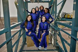 Katy Perry y la pareja de Jeff Bezos, Lauren Sánchez, participaron del primer vuelo suborbital tripulado totalmente por mujeres