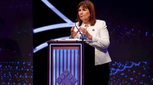 La noche de Patricia Bullrich: festejo en su equipo por las chicanas a Milei con Barrionuevo y a Massa con Insaurralde