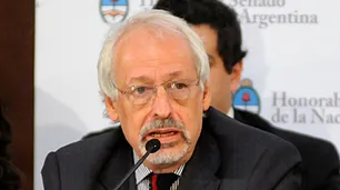 Vacunatorio VIP: Verbitsky pidió disculpas al CELS, y se fue de licencia