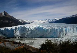 Autorizan remate de tierras frente al glaciar Perito Moreno