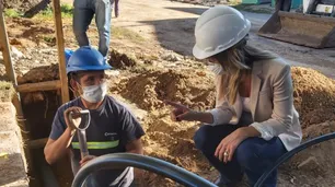 San Miguel: Malena Galmarini recorrió una obra de agua potable y firmó acuerdos para realizar seis más