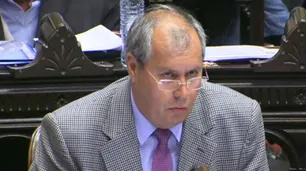 Velatorio en el Congreso y 48 horas de duelo nacional por Héctor Olivares