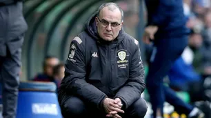Marcelo Bielsa, a un paso de ser el DT de Uruguay