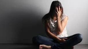 Condenan a una preceptora y un profesor de Educación Física que obligaban a alumnas a realizar tríos sexuales