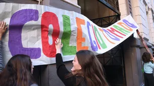 Docente acusado de mirar pornografía infantil en el Pellegrini denunció "persecución política"