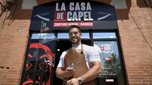 Protagonizó el "robo del siglo" a un banco y abrió la peluquería "La Casa de Capel"