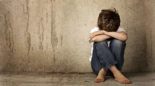 Bernal: detuvieron a una maestra que abusaba de su hijo discapacitado de 7 años
