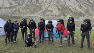 El Ejército Argentino hace cumbre por primera vez en el Monte Kun, una montaña de 7.077 metros en el Himalaya