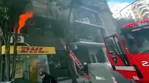Impactante incendio en Recoleta: un caloventor defectuoso habría iniciado el fuego en un departamento y activó un operativo de emergencia