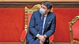 Conte sostiene su gobierno con una débil mayoría