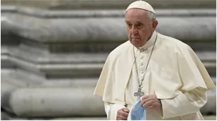 En su mensaje por Año Nuevo, el papa Francisco criticó "la tentación del sálvese quien pueda" en pandemia
