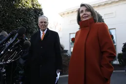 Equipo de Pelosi siente más presión para buscar remover a Trump