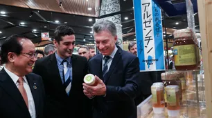 Macri se reunió con Shinzo Abe y visitó un supermercado que vende carne argentina