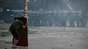 Desmienten los dichos del Gobierno sobre la presencia de barrabravas en los incidentes del Congreso