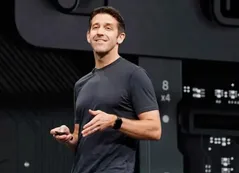 Quién es John Ternus, el ingeniero que liderará Apple y el desafío de competir en inteligencia artificial