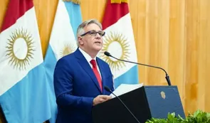 Llaryora: “No se puede dejar a la educación en una situación tan deplorable que ni siquiera puedan pagar la luz”