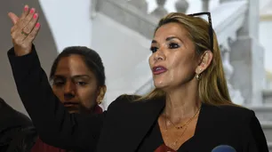 "Pobre indio" y cuestionamientos a pueblos originarios: los agresivos tweets que borró Jeanine Añez