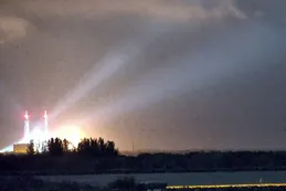Por qué la explosión del cohete New Glenn es un golpe para Jeff Bezos en su carrera espacial contra Elon Musk
