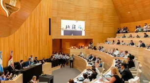 Sesiones en la madrugada: el oficialismo cantó retruco y un legislador del Pro aseguró que "falta el concepto del trabajo en muchos"