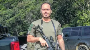 Quién es el "pitbull" acusado de ejercer "macumba psicológica" sobre Jair Bolsonaro