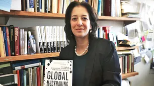 Anya Schiffrin, la otra mentora del ministro Martín Guzmán
