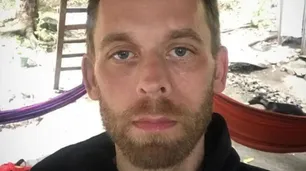 Encontraron muerto por sobredosis al hijo de Paul Auster, acusado del homicidio de su hija de 10 meses