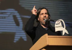 Del Caño propone una jornada laboral de 6 horas: cómo es el proyecto de ley