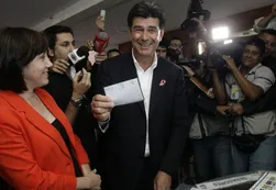 Cierran los centros de votación en Paraguay con una gran concurrencia
