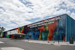 Valentina, la primera bebé nacida en 2025 en el sistema público provincial