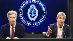 Presionado por el FMI y EE.UU., el Gobierno usa el nuevo cepo para fortalecer reservas, antes de soltar el dólar