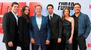 Arnold Schwarzenegger reunió a sus hijos y cuatro de ellos no posaron con un hermano