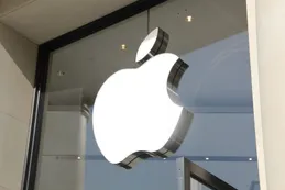 Apple cae 22% desde su máximo ante continua venta del sector