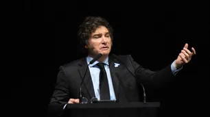 Javier Milei bailó y cantó en el Luna Park: prometió más motosierra y apuntó al "maldito socialismo"